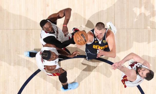 PG模拟器最新版-约基奇单场41分变成空砍 热火的联防也令掘金挠头